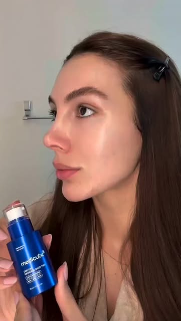 Reel real de Any.Parfum importados sobre maquillaje y loción